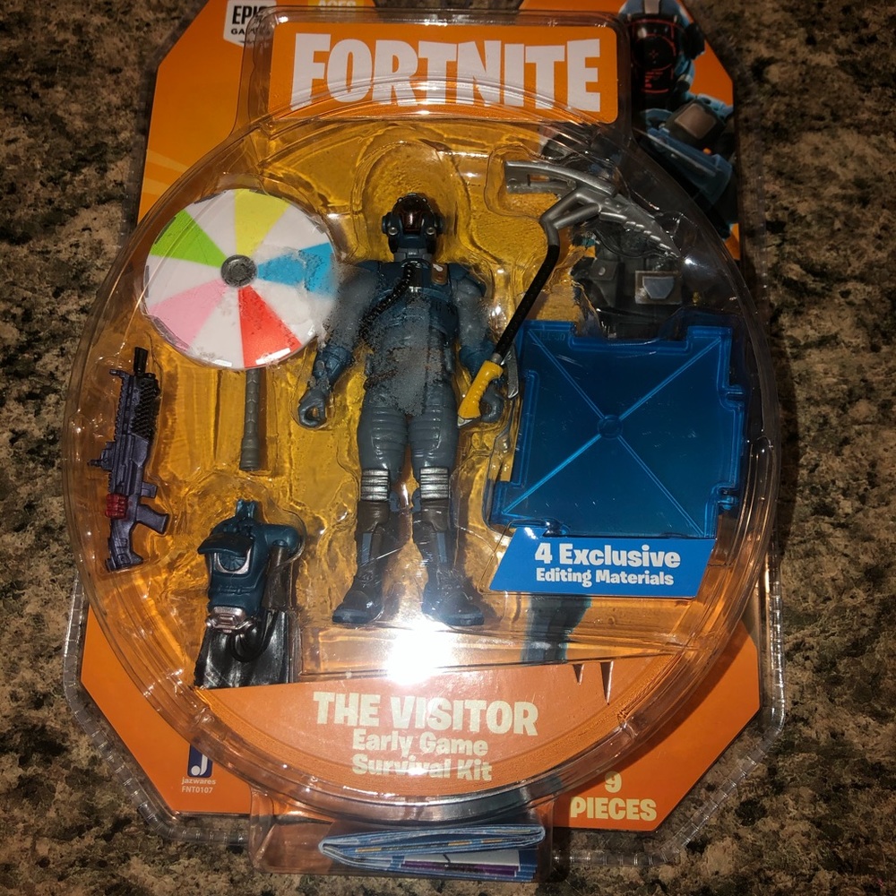Fort nite “The visitor early game survival kit”